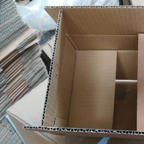 包(bao)裝紙箱供應(ying)展示